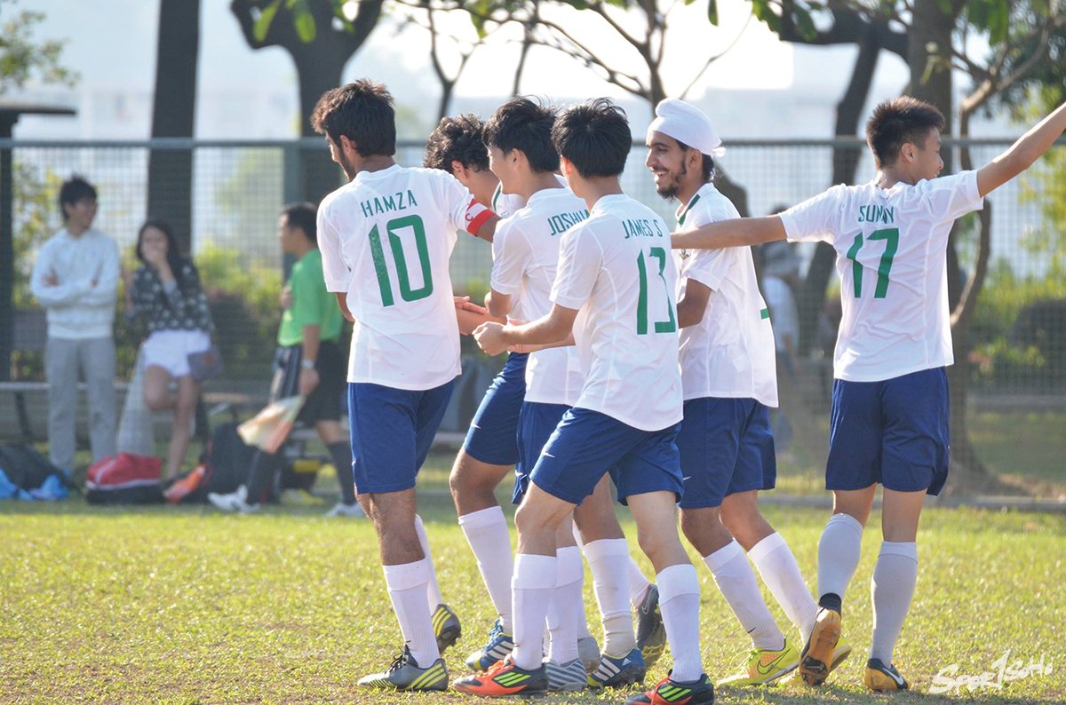 Hamza 希望透過運動帶領少數族裔與本地人更加連結起來。（10號球衣）