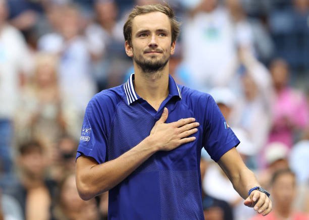 俄羅斯網球手麥維迪夫 (Daniil Medvedev) 登上世界排名第一 俄羅斯網球手麥維迪夫 (Daniil Medvedev) 登上世界排名第一