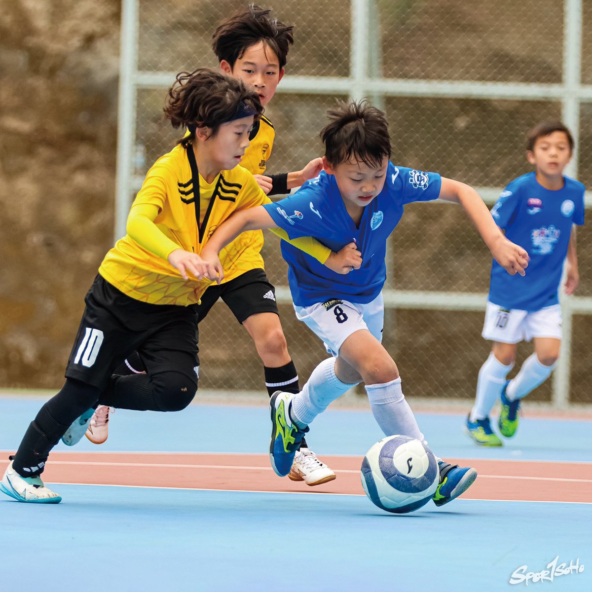 麗池於黃竹坑遊練場，恆常地舉行各梯隊的五人足球訓練。