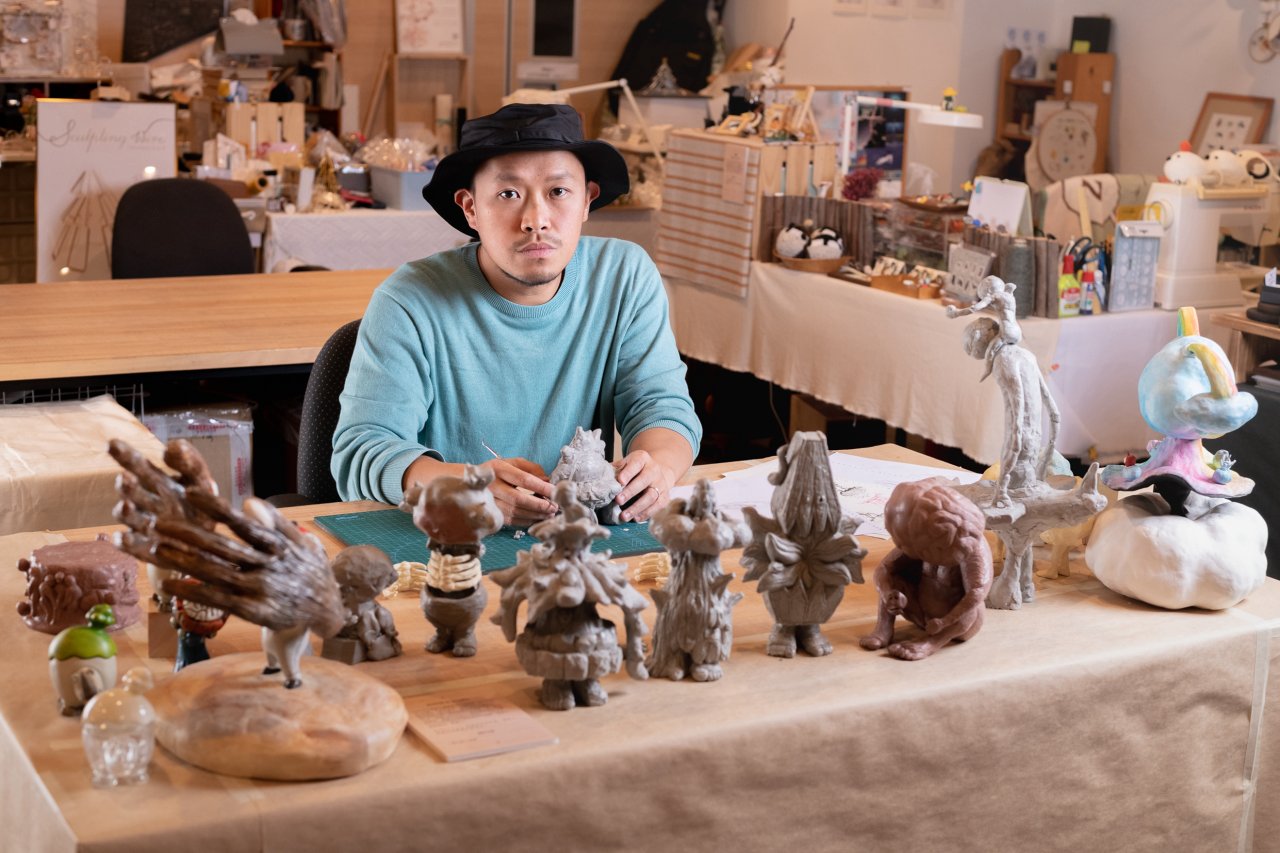 Kinka熱愛油泥雕塑及藝術玩具(art toy),前年成為Trial and Error Lab實驗室伙伴;為令創作更上一層樓,他以巴西柔術來刺激創意。