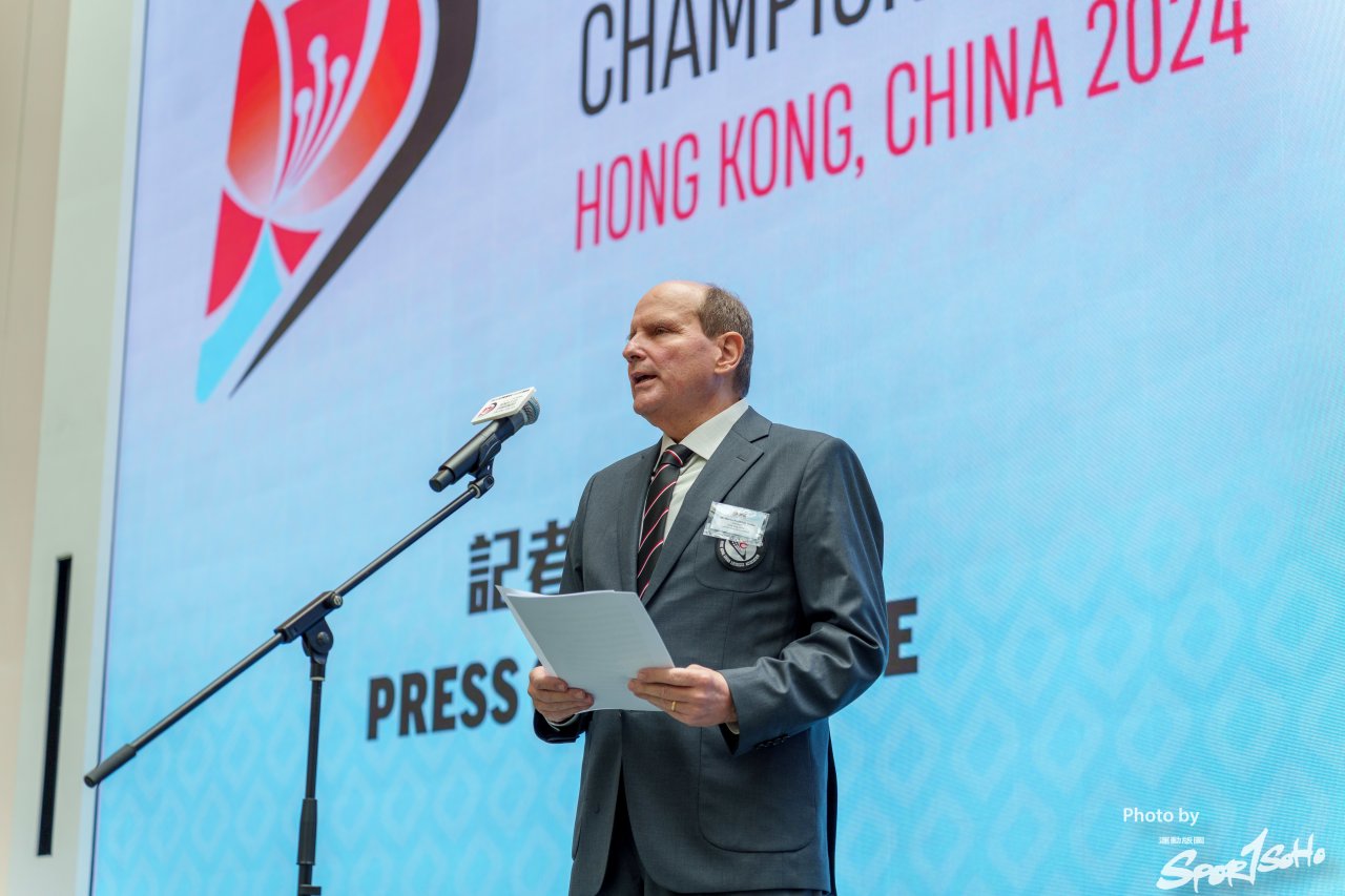 中國香港棍網球總會董事會主席Warren ALLDERIGE Dudley 出席致辭。