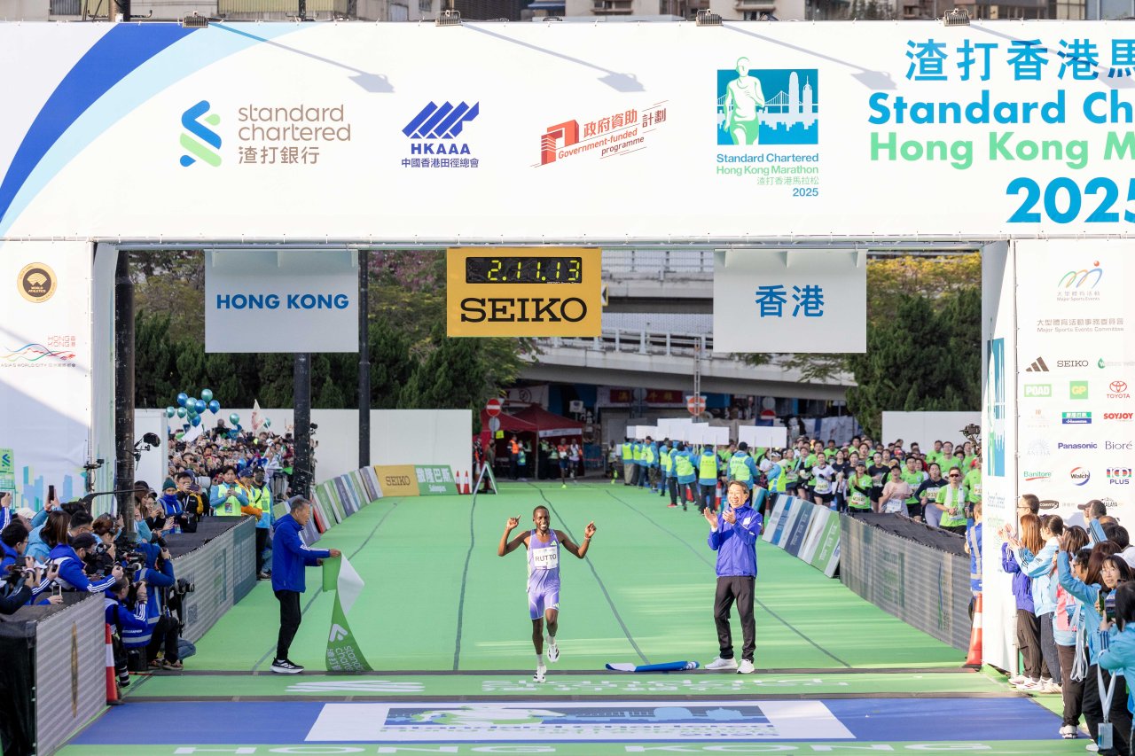 渣打香港馬拉松2025 多名精英跑手刷新個人最佳成績