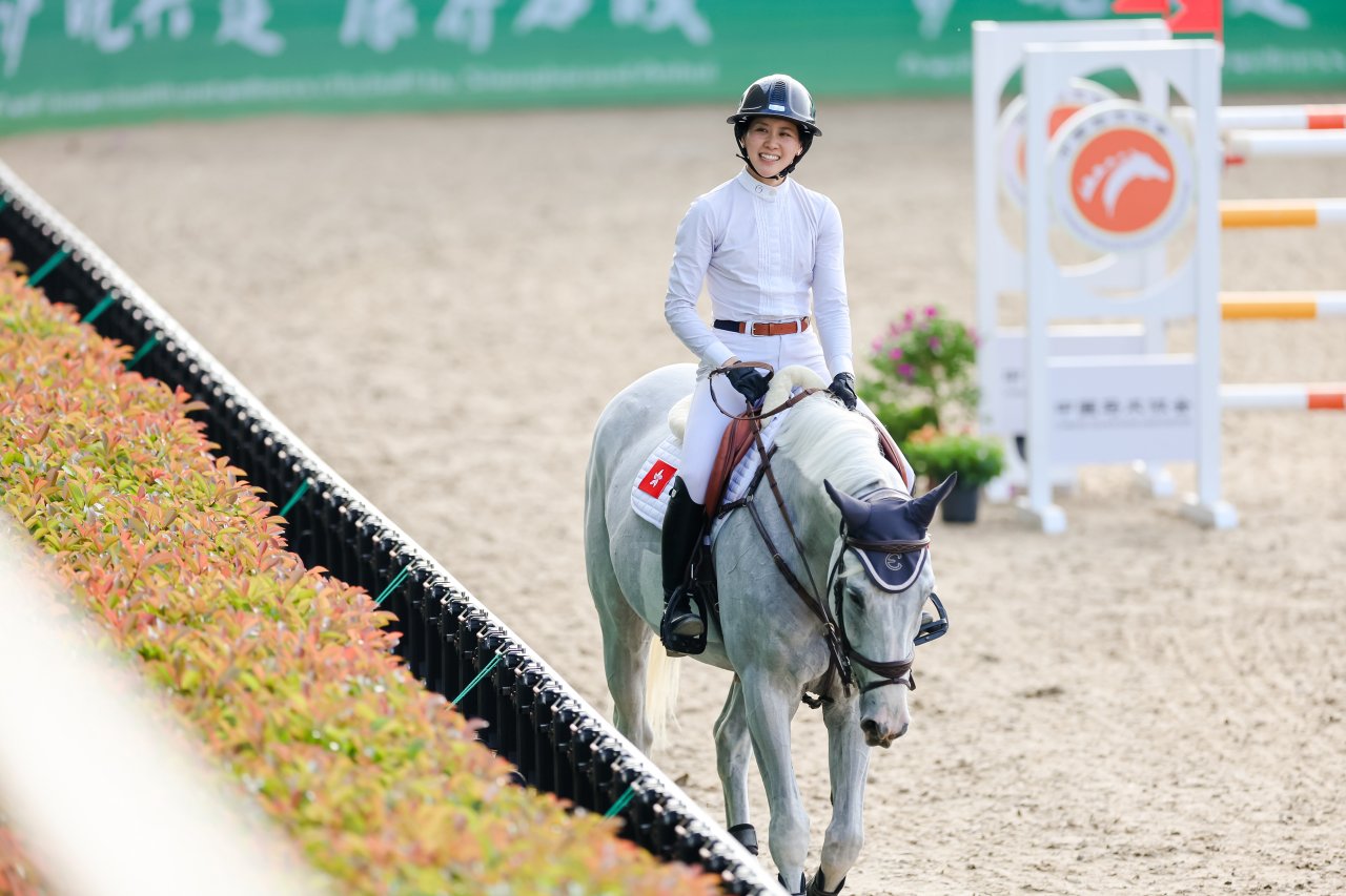 全國馬術場地障礙賽 香港三女騎手力戰奪銀3 全國馬術場地障礙賽 香港三女騎手力戰奪銀3