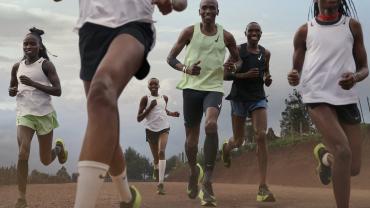 肯雅跑手Eliud Kipchoge在最近的一次訪問中再次強調認真專注和保持訓練動力的重要