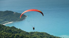  Paragliding
